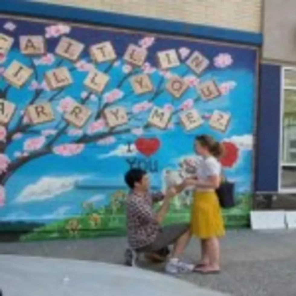 Man Uses Street Mural to Propose to Girlfriend [VIDEO]