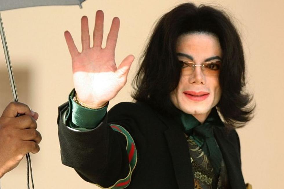 Mike’s the Stupid News: Michael Jackson Spotted in Bird Poop [PHOTO]