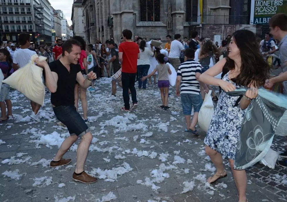 Public Pillow Fight in Downtown El Paso – All Ages Welcome