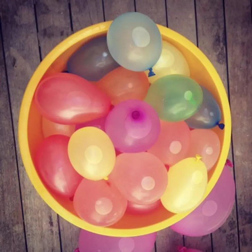 El Paso Attempting to Break Largest Water Balloon Fight Ever