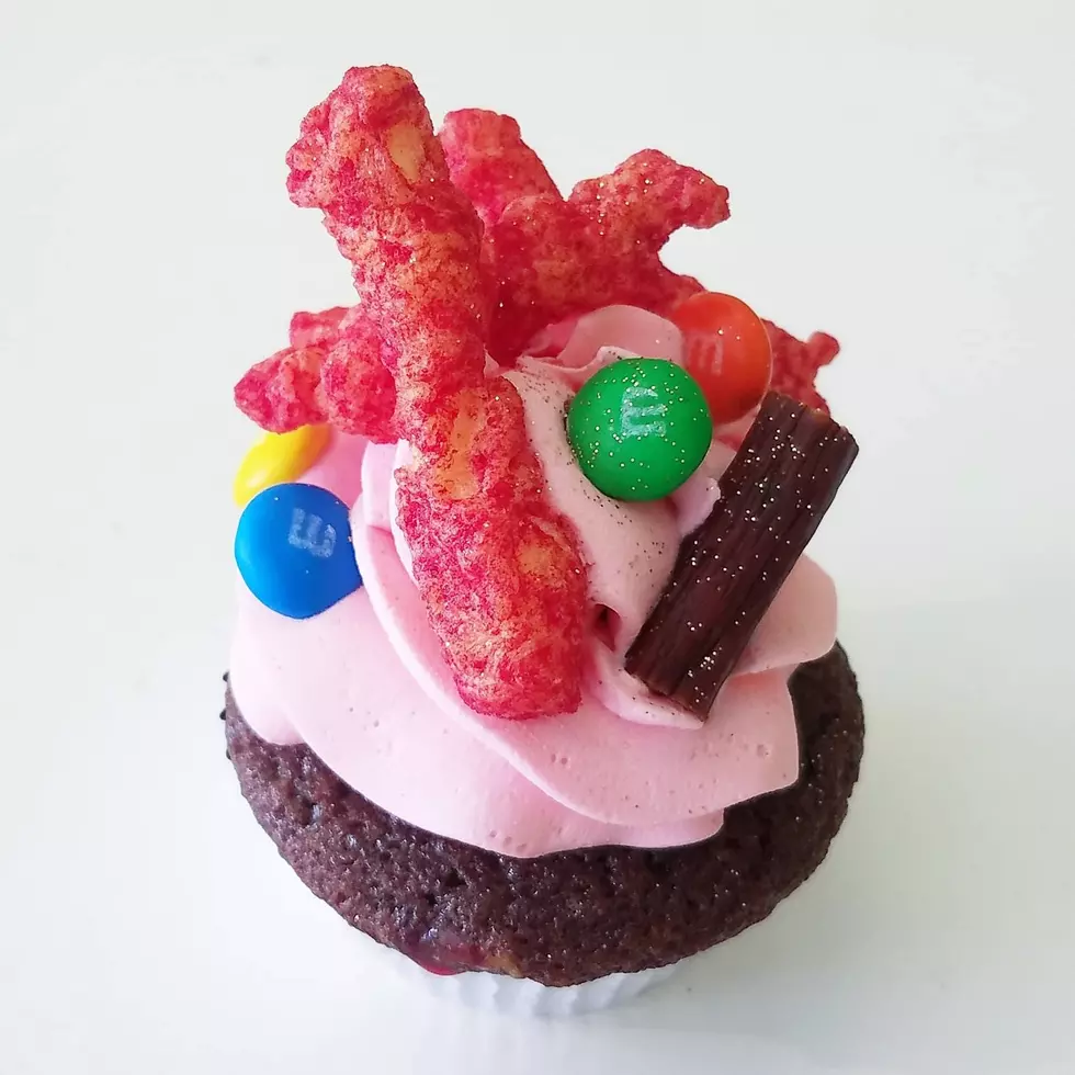 EP Baker Makes Gas Station Snacks Cupcake Celebrating 7-Eleven