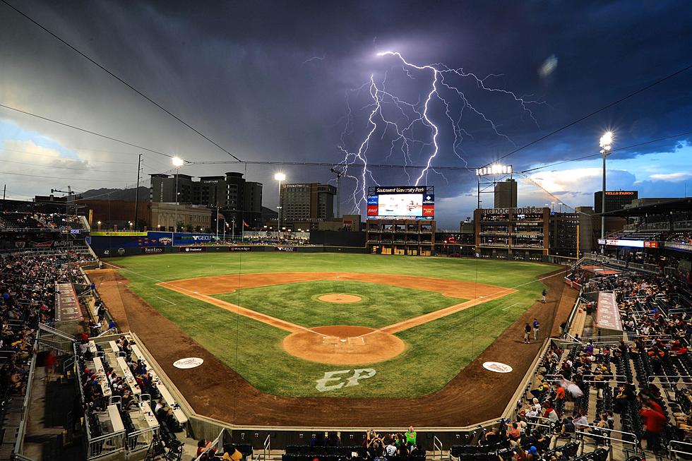 El Pasoan’s Lightning Photo Up for Minor League Baseball Award