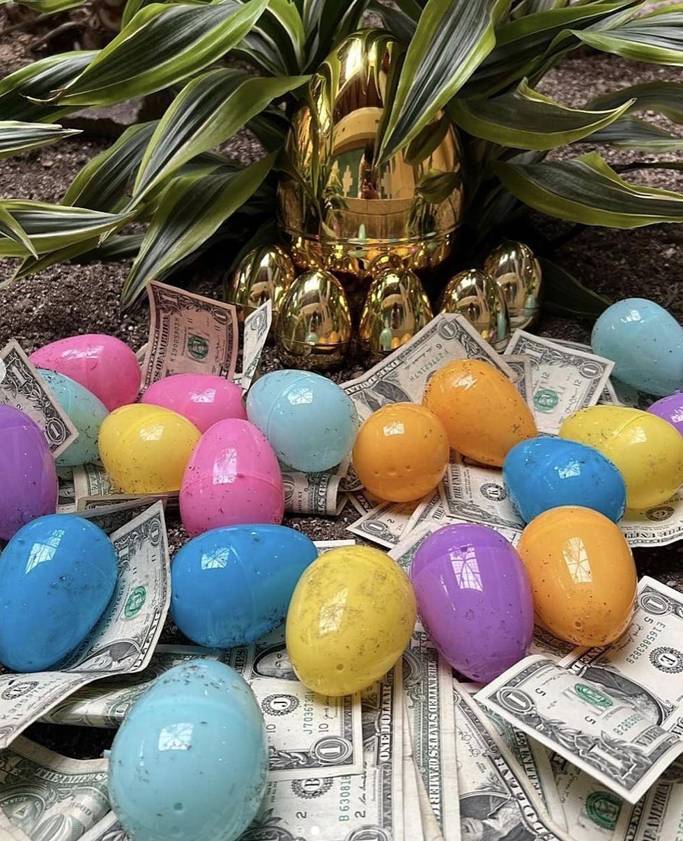 Money Filled Easter Eggs Are Popping Up Across El Paso Thanks To This Stash & Dash Egg Hunt