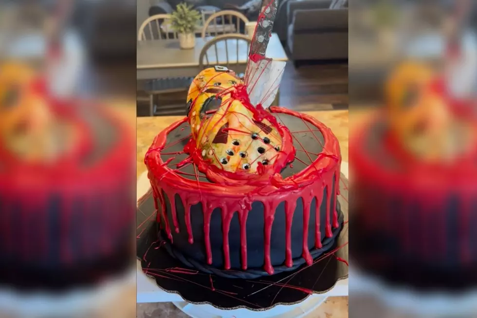 Cute Cupcake Shop in San Eli Creates Gory Friday the 13th Cake