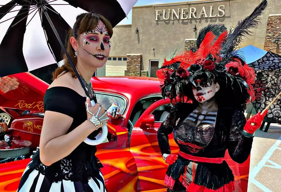 El Paso Funeral Museum, Calaveritas, Luchadores Team Up for November Hearse & Classic Car Show