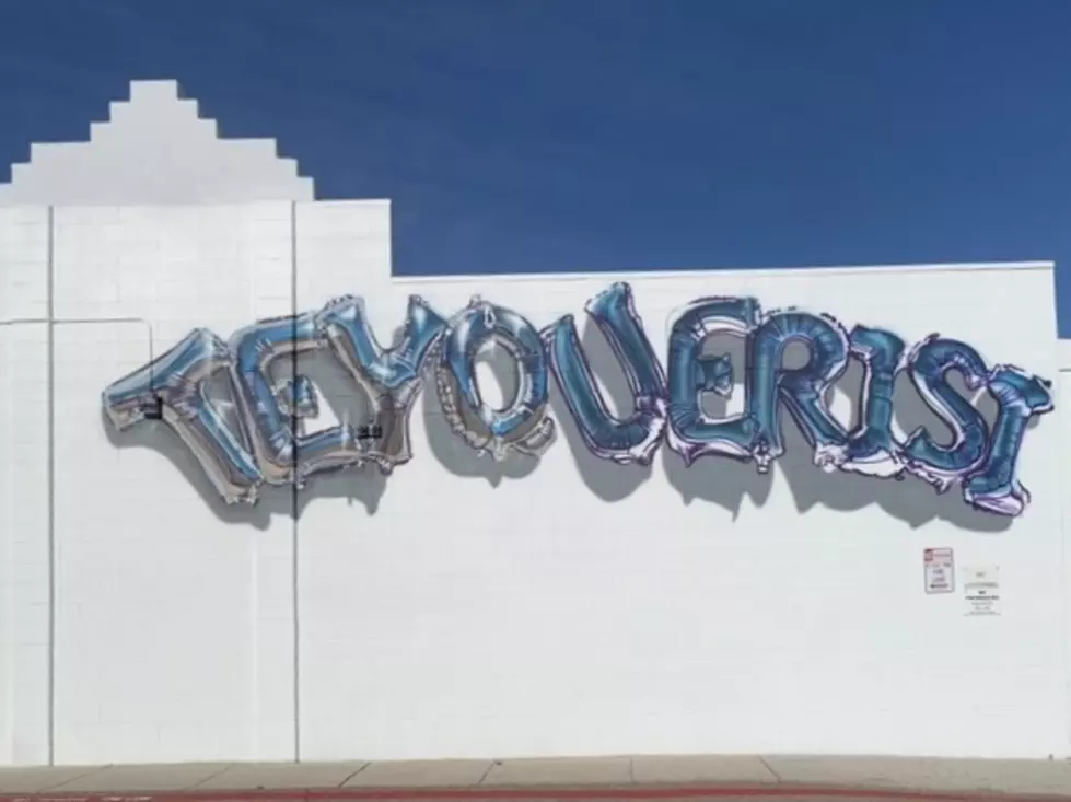 El Paso’s Latest 3D Balloon Mural Reminds Locals To “TEYQUERISI” Over the Holidays