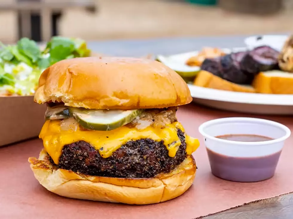 Texas Takes 2 Spots On ‘Best Burgers In America’ List
