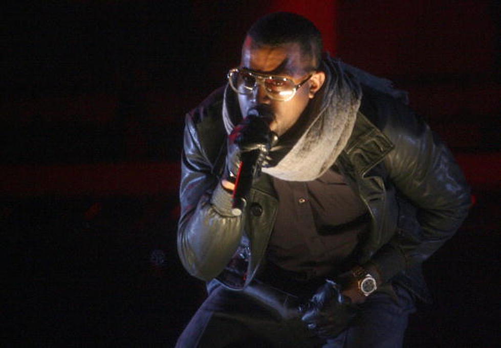 Kanye West Knocking Out Paparazzi Video – Real or Fake? (NSFW)