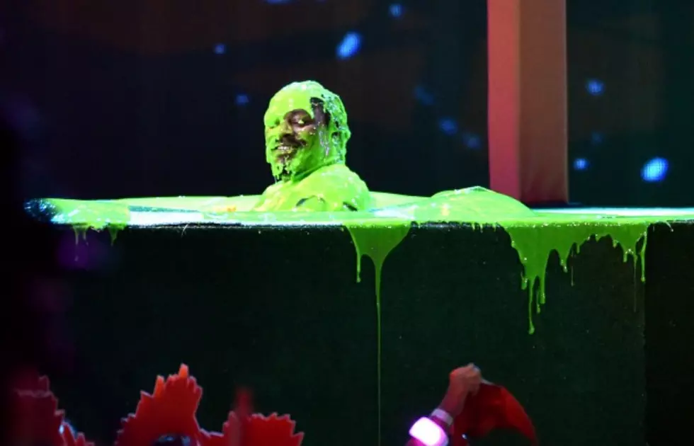Marshawn Lynch Slimed at the Kids Choice Awards