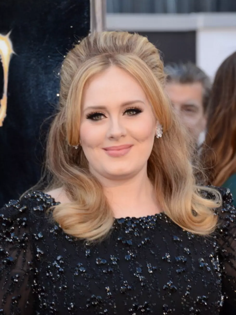 Adele Announces North American Tour! Will it Be Awesome or Boring?