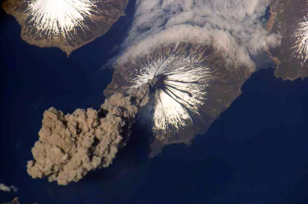 Southwest Alaska Volcano Erupts Ash 20,000 Feet on Easter