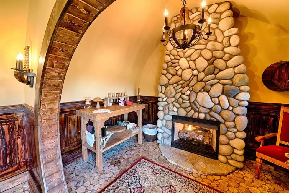 There&#8217;s a Hobbit Hole in Washington You Can Rent!