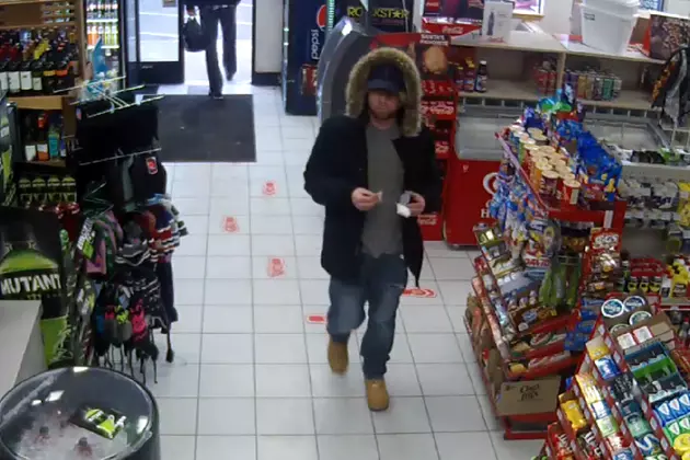 Both Richland Police Departments Looking for Credit Card Thief