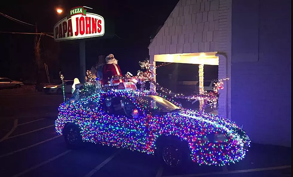 Have You Seen This Christmas Light Pizza Delivery Driver?