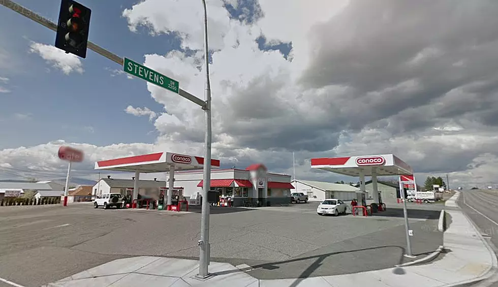 Richland Pd Looking for 2 Suspects in Armed Robbery at Conoco