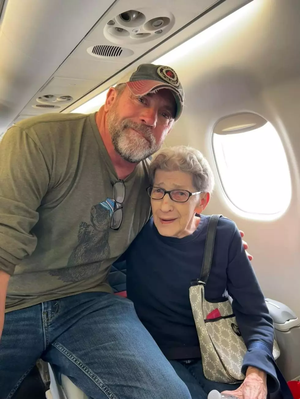 Passenger In First Class Performs Unexpected Act of Kindness