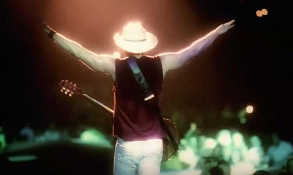 Kenny Chesney Hosts the Largest Concert and Beach Party Ever and You’re Invited [VIDEO]