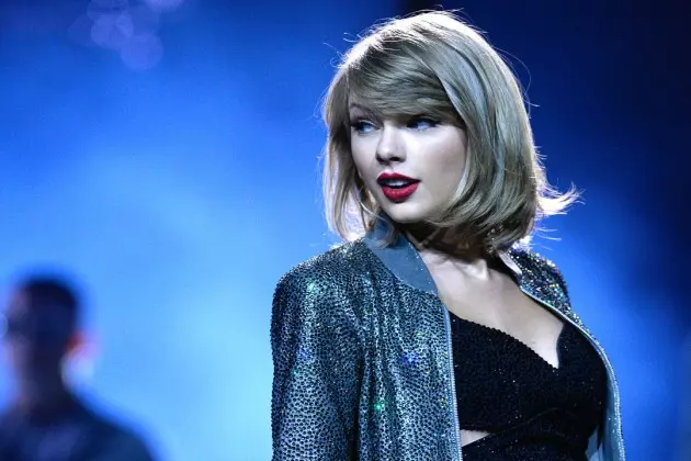 Strange Man Questioned by Police Outside Taylor Swift&#8217;s Home