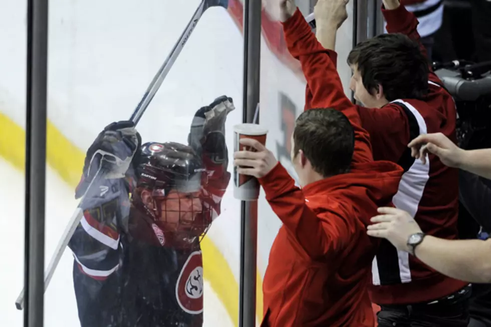 Beer To Be Served At Husky Men’s Hockey Game Saturday