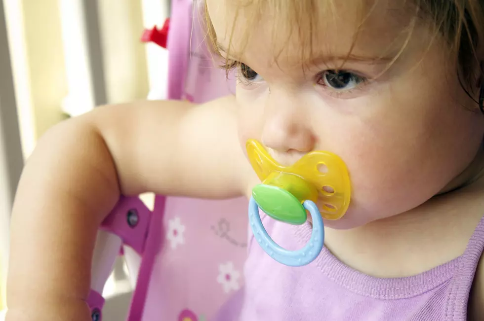What Age Should Children Stop Using A Pacifier? [VOTE]