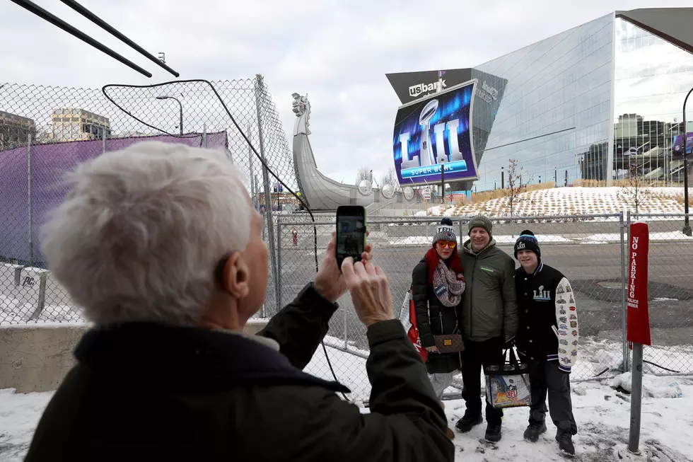 Super Bowl Visitors Getting a Bitter Cold Taste of the Bold North