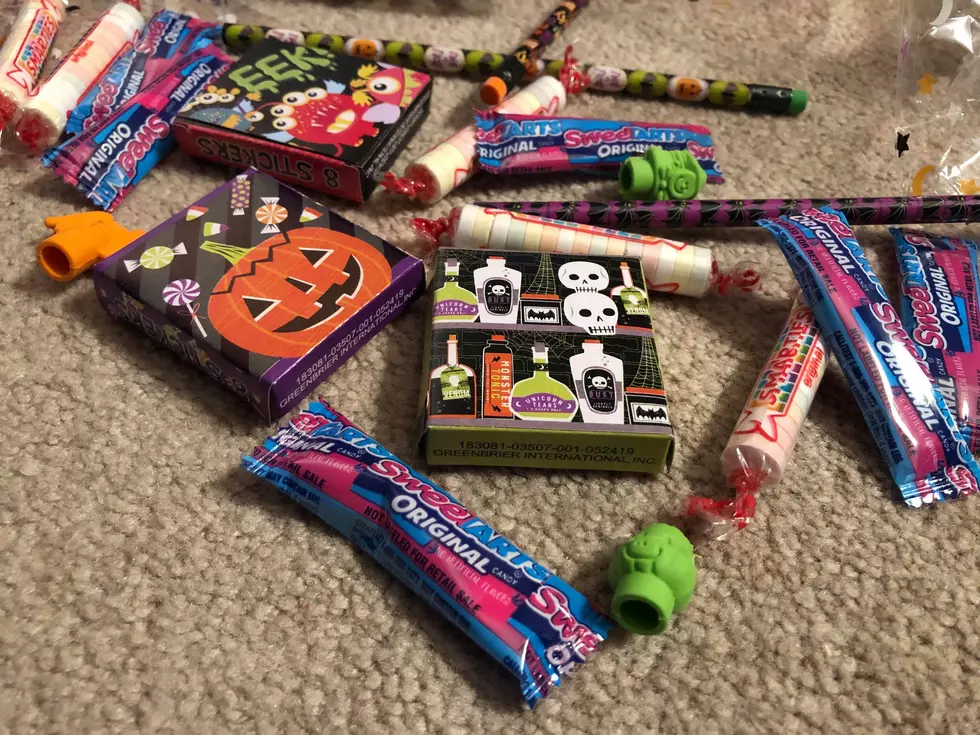 What’s In My Allergy Friendly Trick-or-Treat Bags This Year