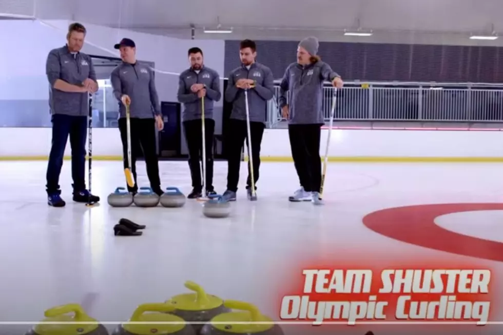 Minnesota’s Olympic Curling Team Teaches Blake Shelton How To Curl