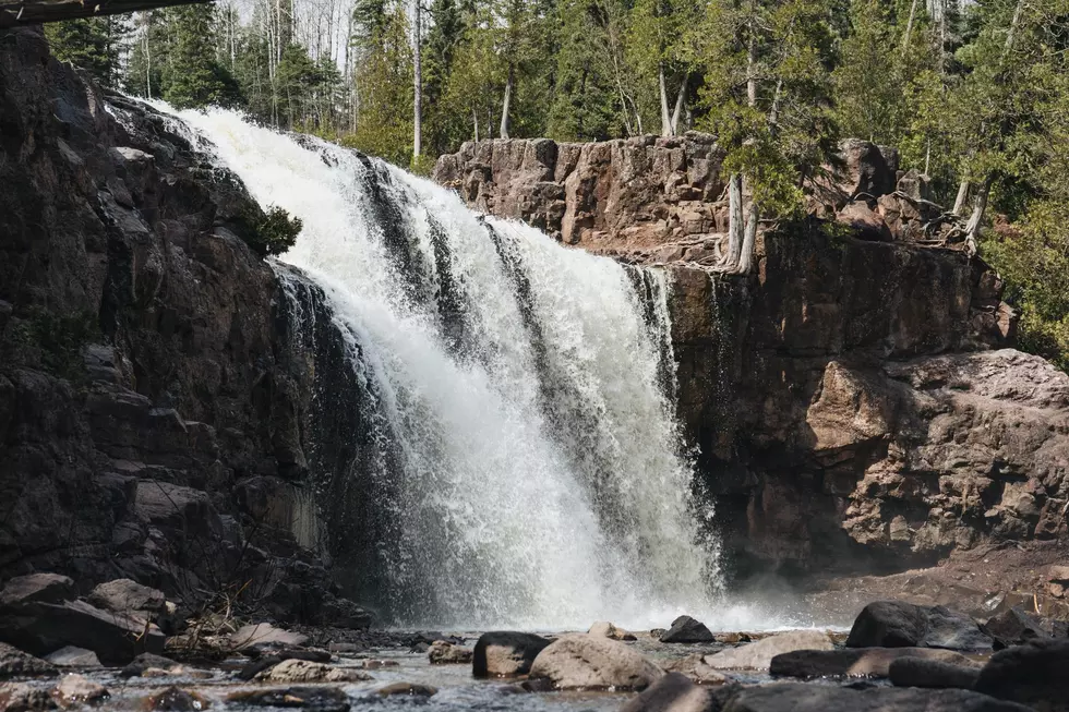 ‘Red Jammer’ Waterfall Tour on Minnesota’s Northshore Highway Sounds Amazing