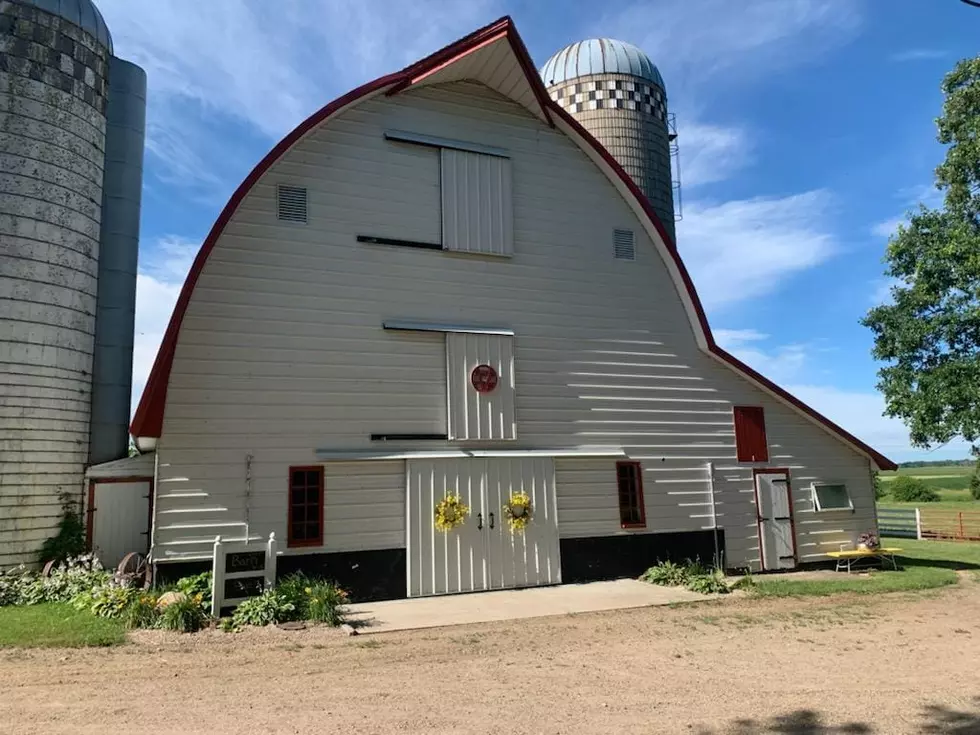 Unique Barn Sale in Albany Offering Clothes, Photo Sessions and More