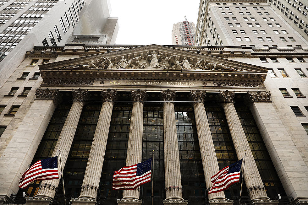 Wall Street Dips as Markets Drop Worldwide