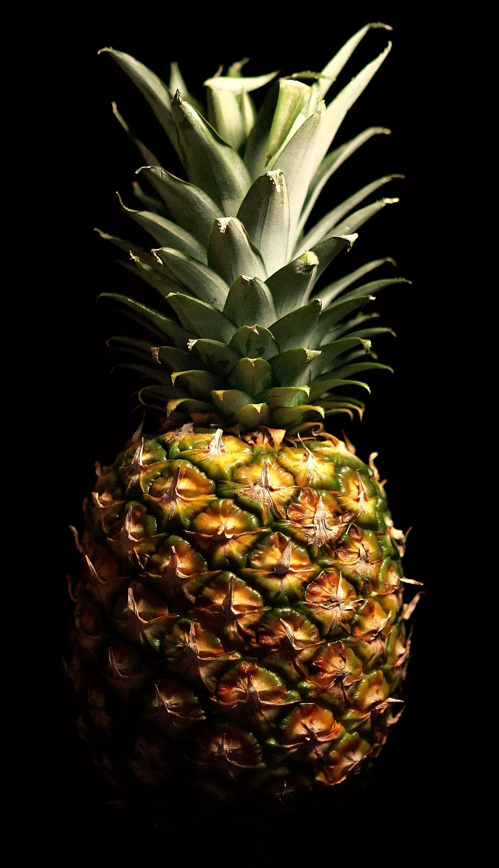 Amazing Video Of How To Cut A Pineapple