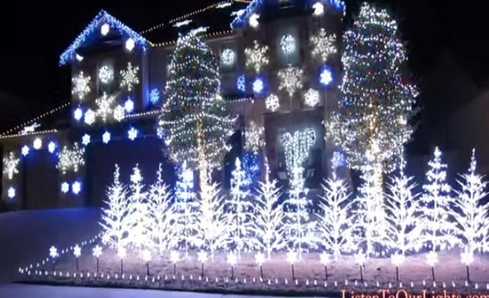 'Frozen' Christmas Light Show