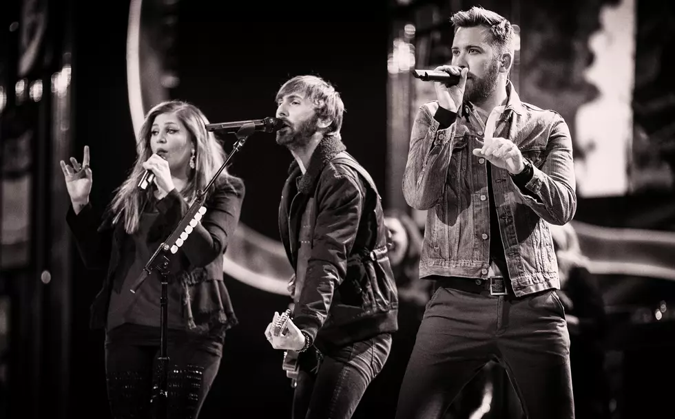 Lady Antebellum’s Charles Kelly Gets Distracted In Dallas