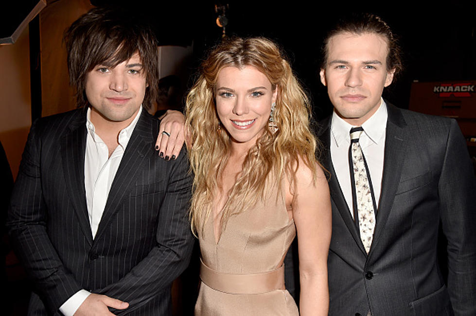 Win Band Perry Backstage