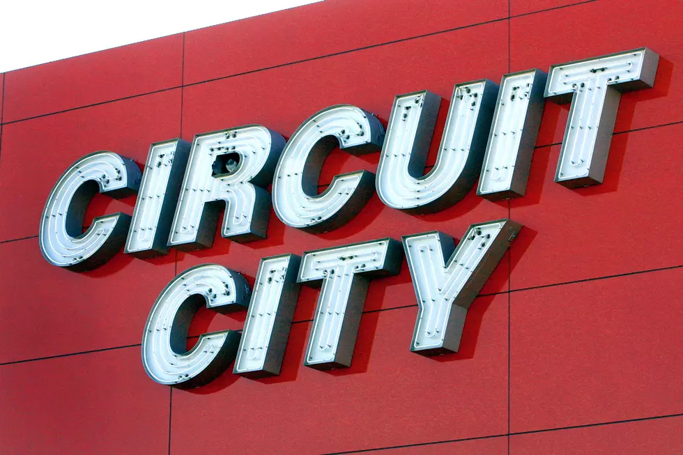 Hold Up - Circuit City is Reopening?