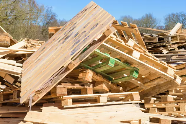 Need Some Wood Pallets for Your Next Project? Here&#8217;s Where to Get Them for Free