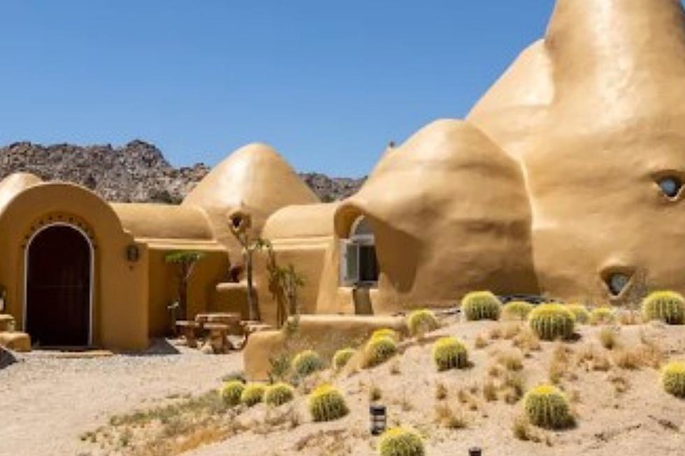 California Airbnb Makes Sleeping In The Desert Luxurious [PHOTOS]