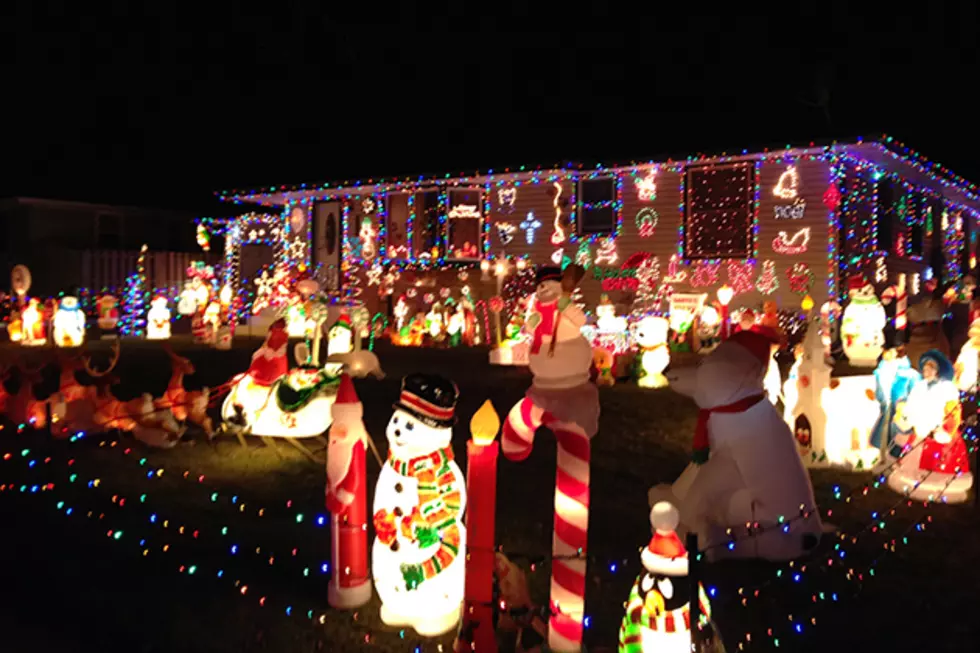 My Favorite Christmas Tradition: Finding Light Displays [PHOTOS]