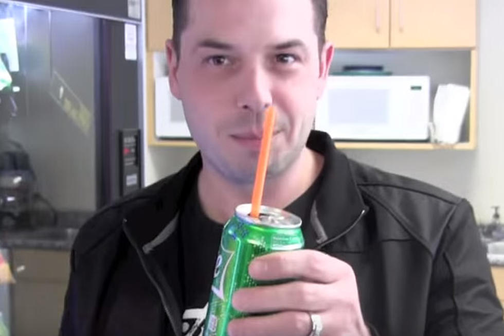 One of the Most Amazing Realizations I’ve Ever Had – Pop Can Tabs are Straw Holders [VIDEO]