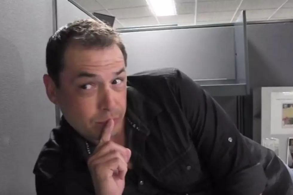 Duck Lips Is Out, Finger Mouthing is in – I’m Bringing Sexy Back [VIDEO]