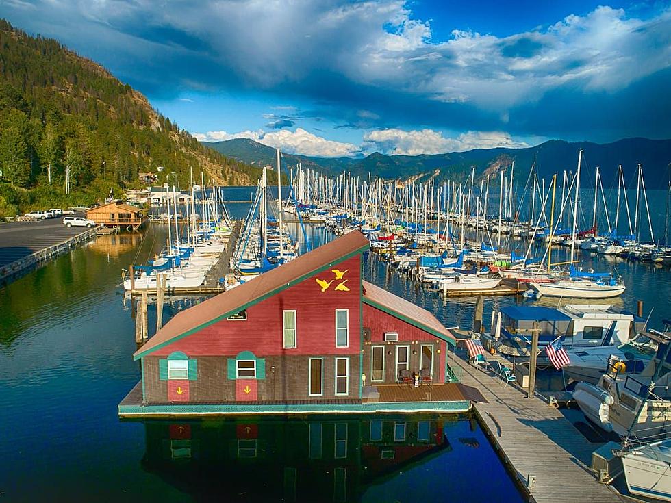 These 6 Unique Idaho Floating Homes Make for the Perfect Lake Vacation