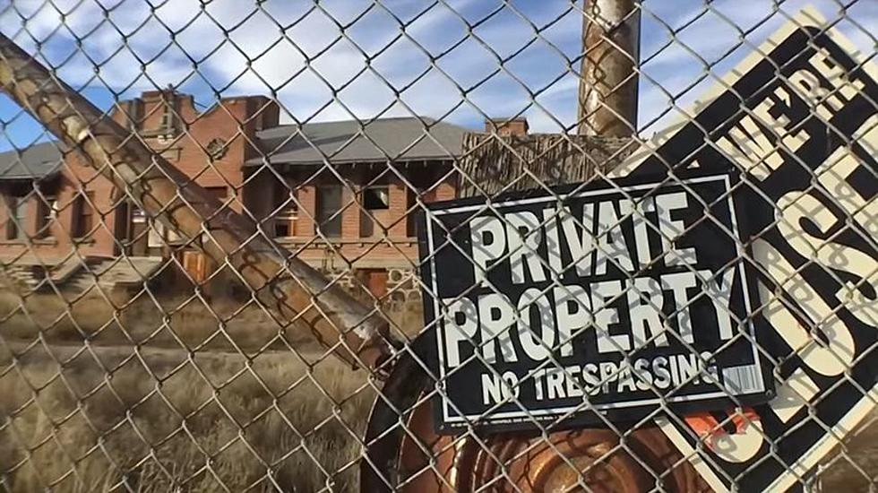 The Fascinating True Story About This ‘Abandoned’ Idaho School House
