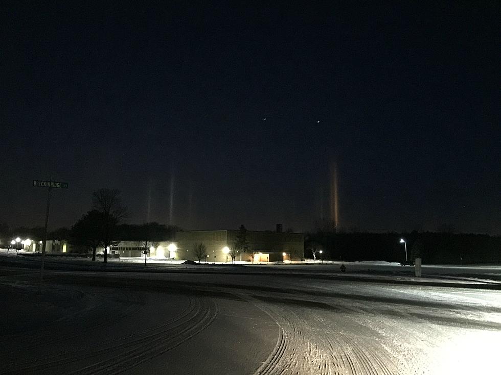 Alluring Light Pillars Light Up Michigan Sky [PHOTO]