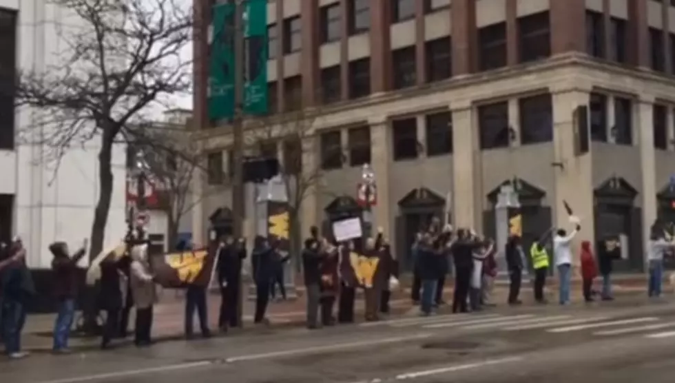Watch the WMU Football Team Leave Downtown Kalamazoo for the MAC Championship Game