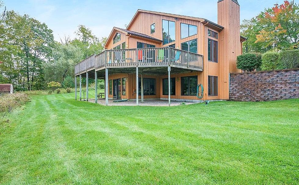 Take A Look In This Northern Michigan Home Near The Water