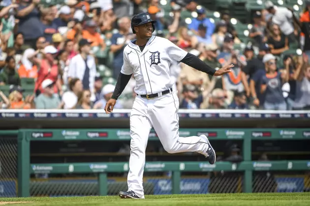 Surprise!  Jonathan Schoop Re-Signs With Tigers