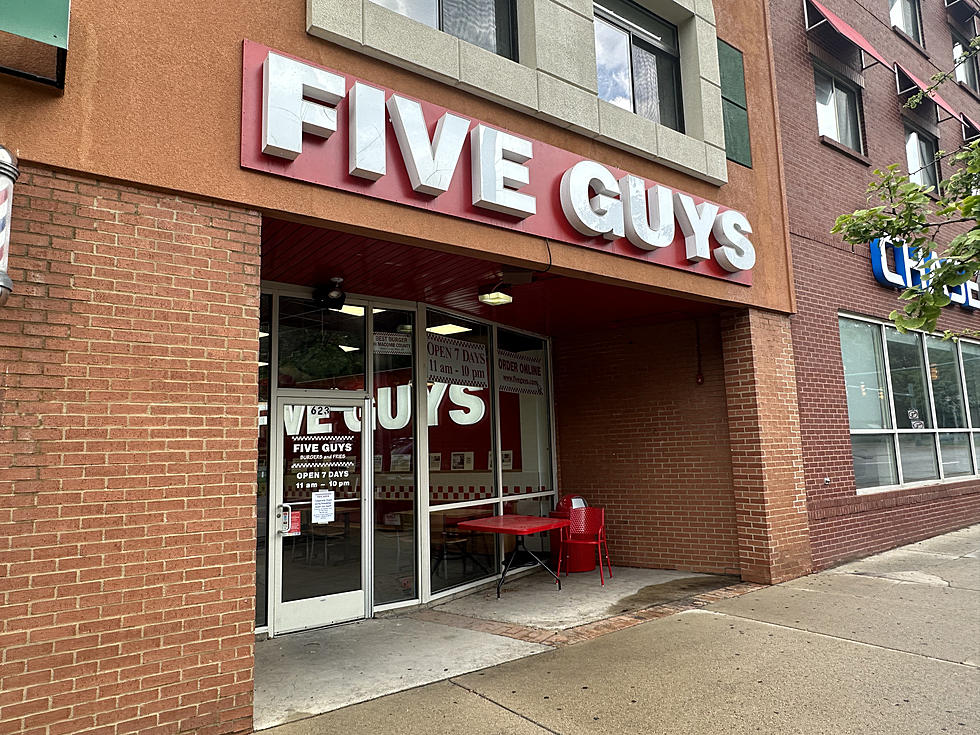 What&#8217;s Going On With Five Guys In East Lansing?