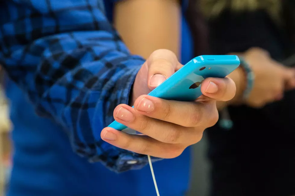 Rochester Schools Considering Restricting Student Cell Phone Use