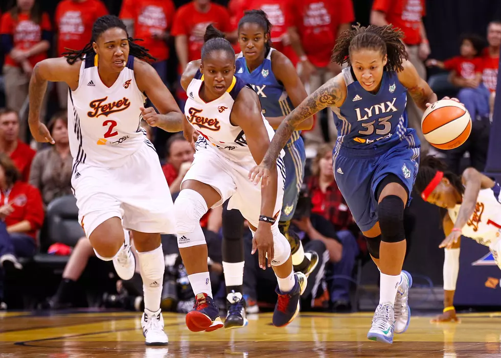 Augustus&#8217; Putback Gives Lynx Win