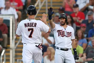 Mauer Homers in Twins Win